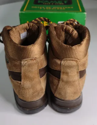 Botas de montaña y senderismo KAMET