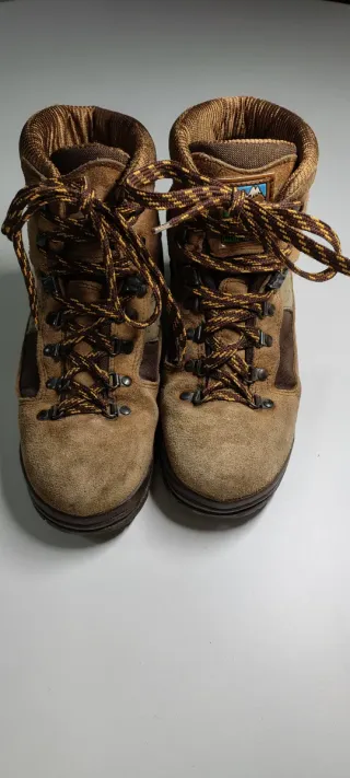 Botas de montaña y senderismo KAMET