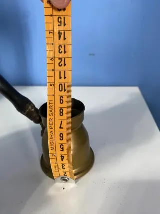 Antica Caffettiera in ottone con manico in legno
