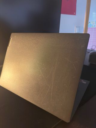 Lenovo V14 ADA Portátil