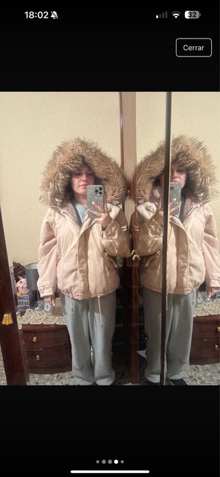 Chaqueta de pelo rosa para niña