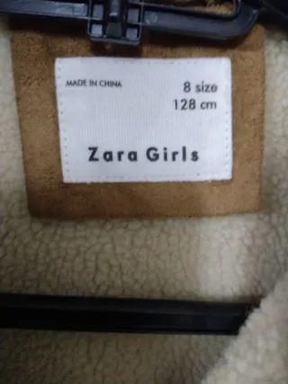 Abrigo niña Zara marrón y blanco