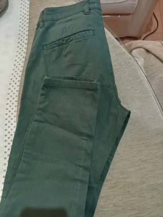 Pantalón chino hombre verde