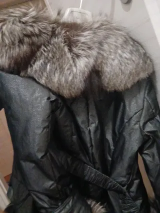 Giacca con pelliccia nera e multicolore