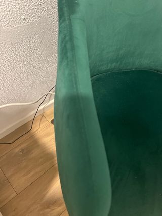 Silla terciopelo verde patas madera