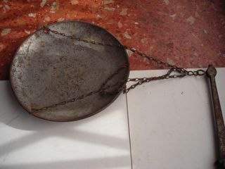 Balanza antigua de metal