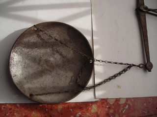 Balanza antigua de metal