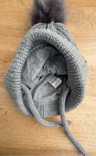 Gorro de lana con pompón para niños