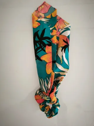 Acessório de cabelo floral