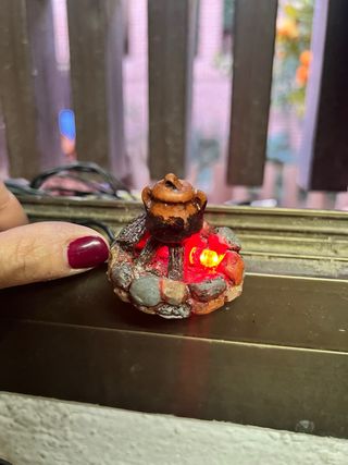 Mini hoguera con olla para belén