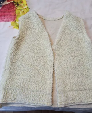 Chaleco casero borrego talla 5-6-7 años.