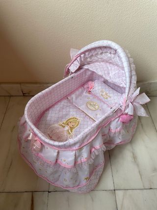 Cuna de juguete para muñecas