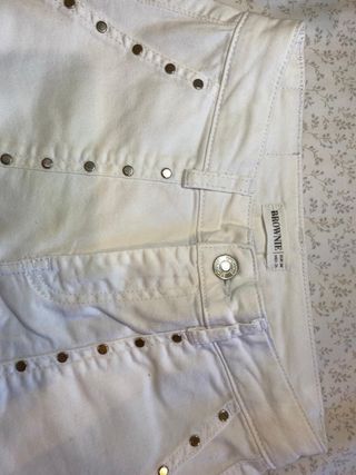 Tejanos blancos Brownie con tachuelas