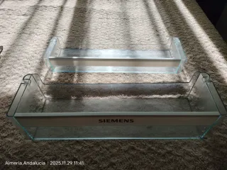 Baldas de cristal y cajones para congelador.