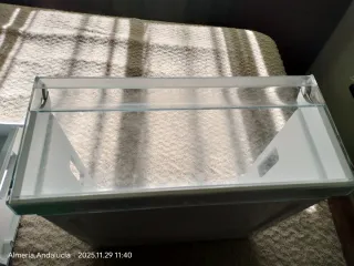 Baldas de cristal y cajones para congelador.