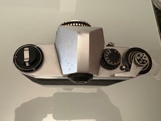 Cámara Praktica Super TL con funda