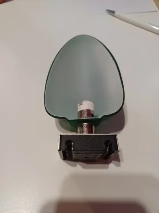 Lámpara de pie moderna verde y plateada