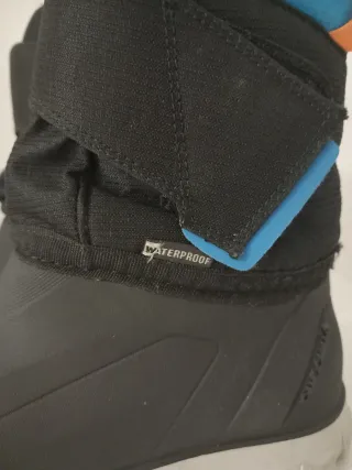 Botas nieve niño/niña. Talla 33.