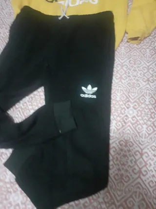 Conjunto Adidas Sudadera y Pantalón Amarillo/Negro