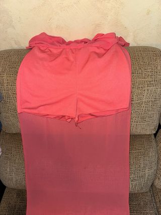 Conjunto de encaje rosa con pantalon debajo