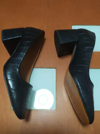 Tacones bajos negros mujer Sissei.