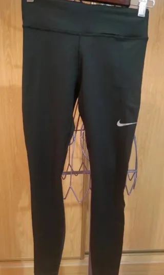 Conjunto deportivo Nike negro