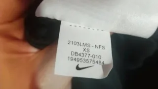 Conjunto deportivo Nike negro