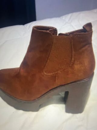 Botas de tacón marrones