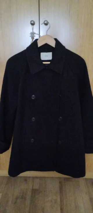 Abrigo Stradivarius negro mujer