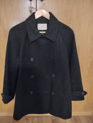 Abrigo Stradivarius negro mujer