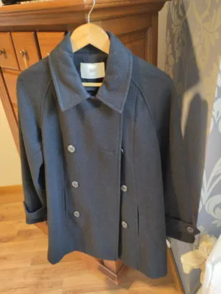 Abrigo Stradivarius negro mujer