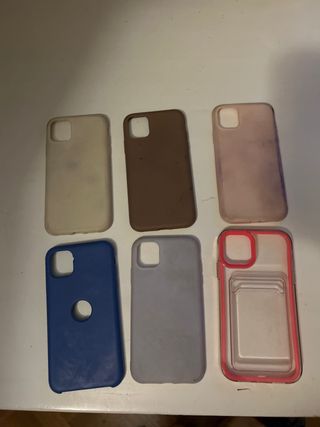 Cover iPhone 11, vendibili separatamente