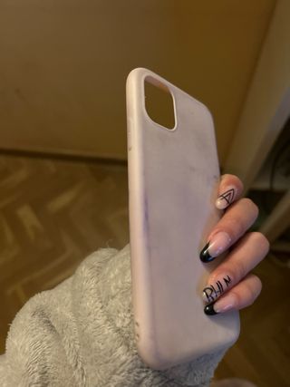 Cover iPhone 11, vendibili separatamente