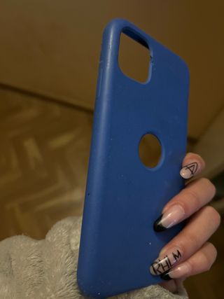 Cover iPhone 11, vendibili separatamente