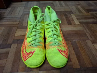 Scarpe da calcio Nike per bambini, taglia 38