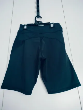 Malla corta deportiva negra