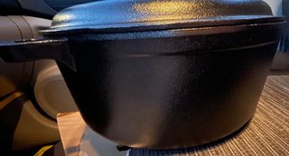 Olla de Hierro Fundido Amazon Basics