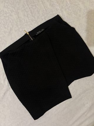 Falda Bershka Negra Talla L