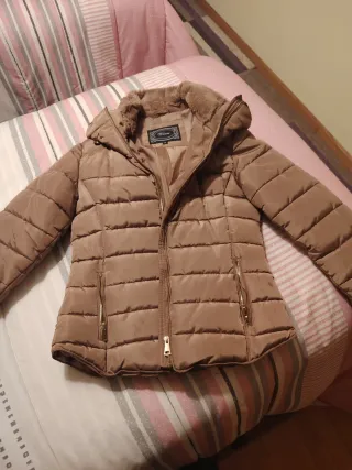 Plumífero entallado marrón talla S