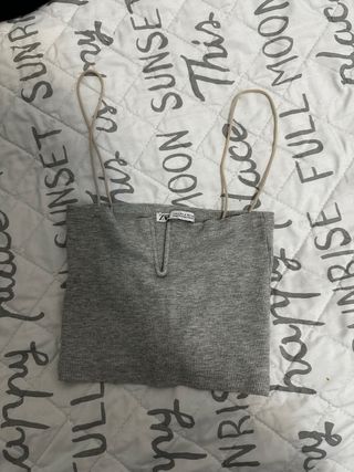 Top Zara Gris Tirantes Escote Pico Talla XS