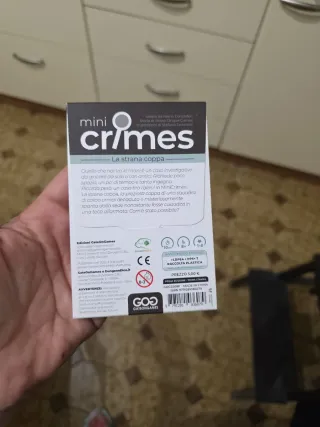 Mini Crimes: La strana coppa gioco da tavolo