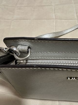 Bolso Michael Kors Plateado, bandolera