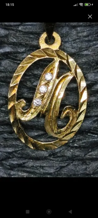 Colgante Oro 18k Inicial M con Diamantes