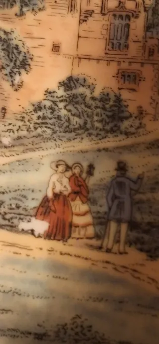 Piatto in porcellana vintage con finiture oro