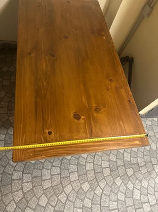 Mesa de madera estilo rústico