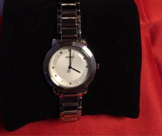 Reloj Seiko Mujer Plata y Blanco