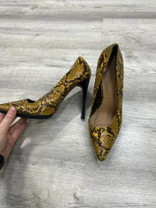 Zapatos de tacón serpiente