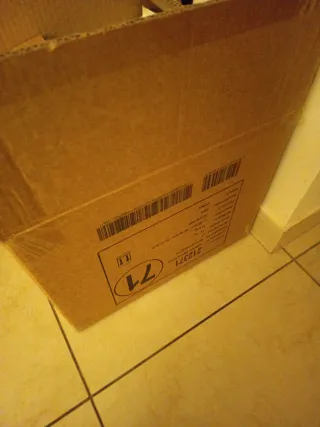 Scatola di cartone marrone