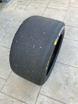 Neumático GT3 decoración