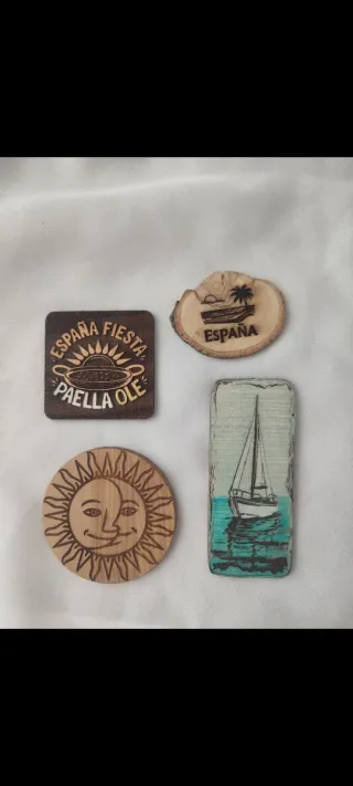 Lote 4 Imanes de madera Hechos a Mano